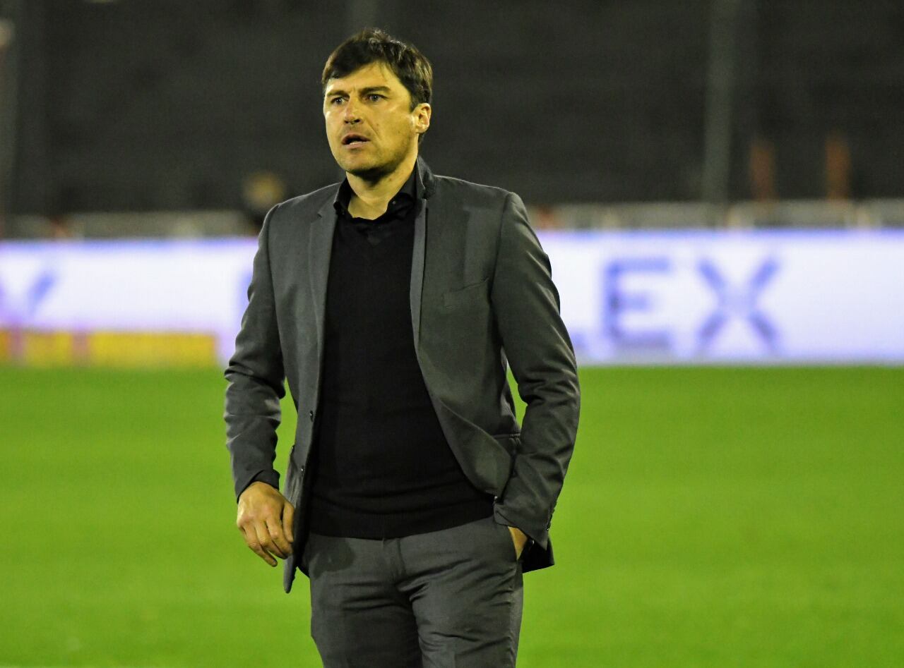 El uruguayo Alexander "Cacique" Medina comanda las esperanzas de Talleres