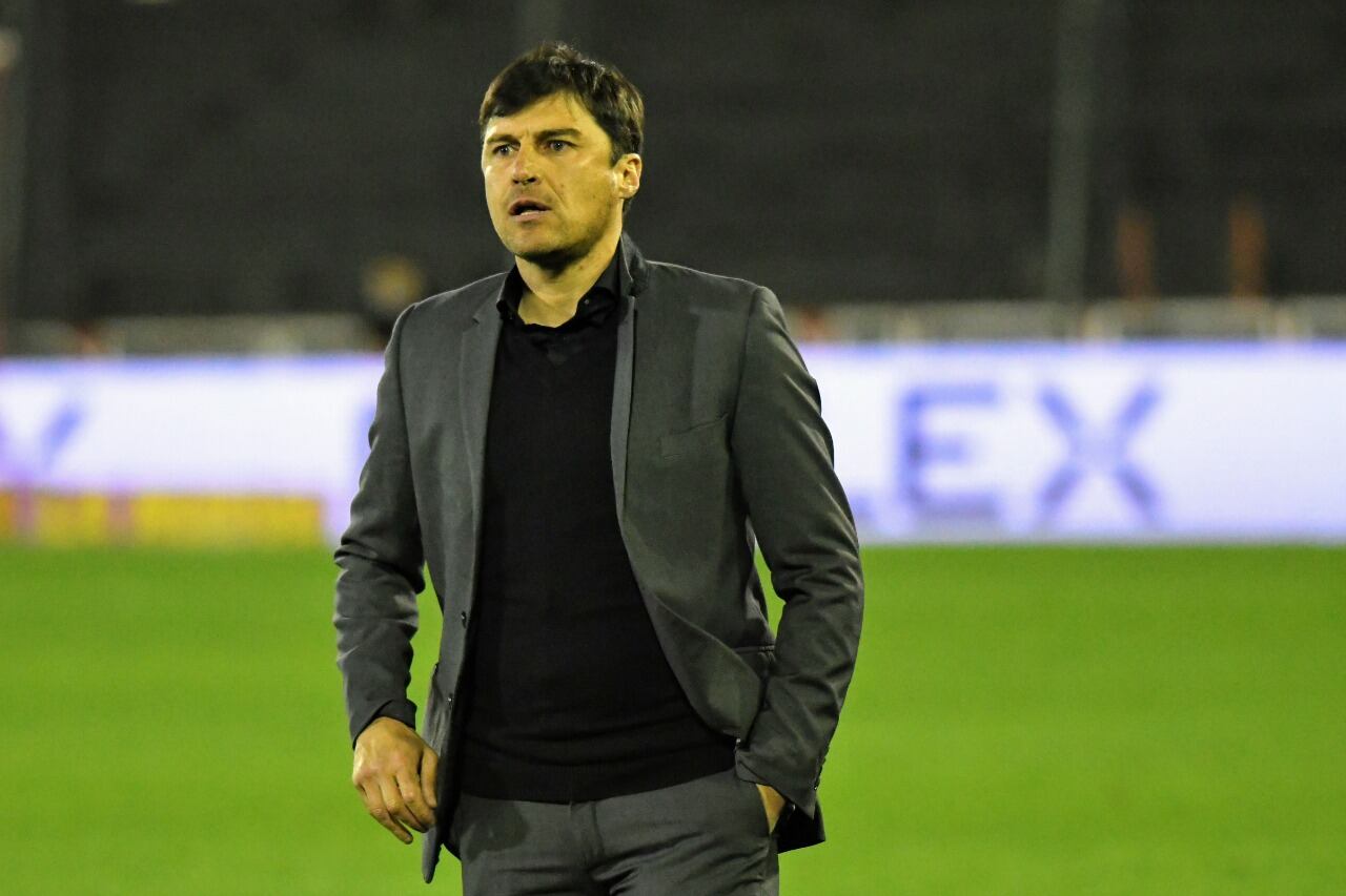 El uruguayo Alexander "Cacique" Medina comanda las esperanzas de Talleres