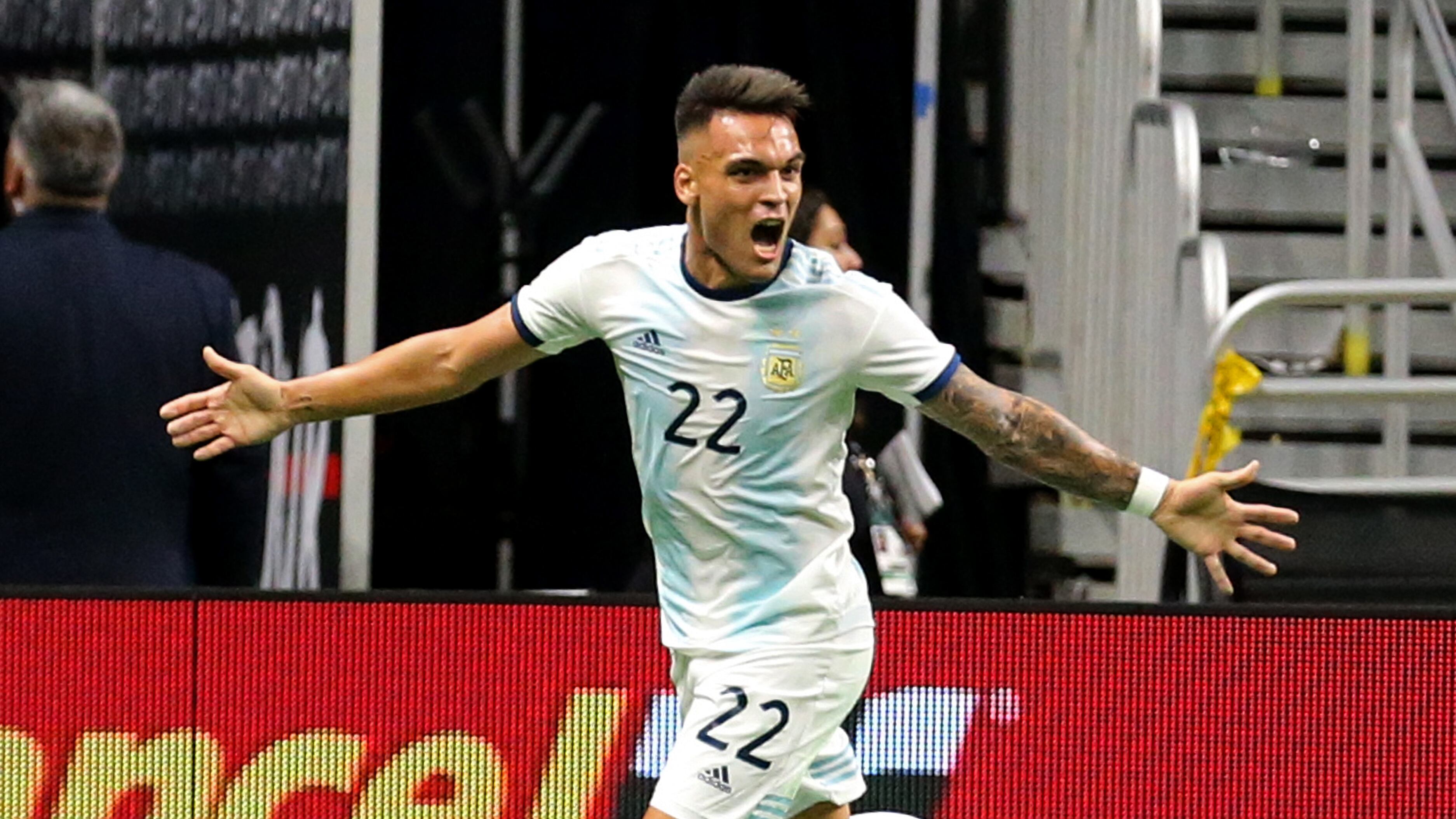 Festejo de Lautaro Martínez. Imagen repetida ante México.