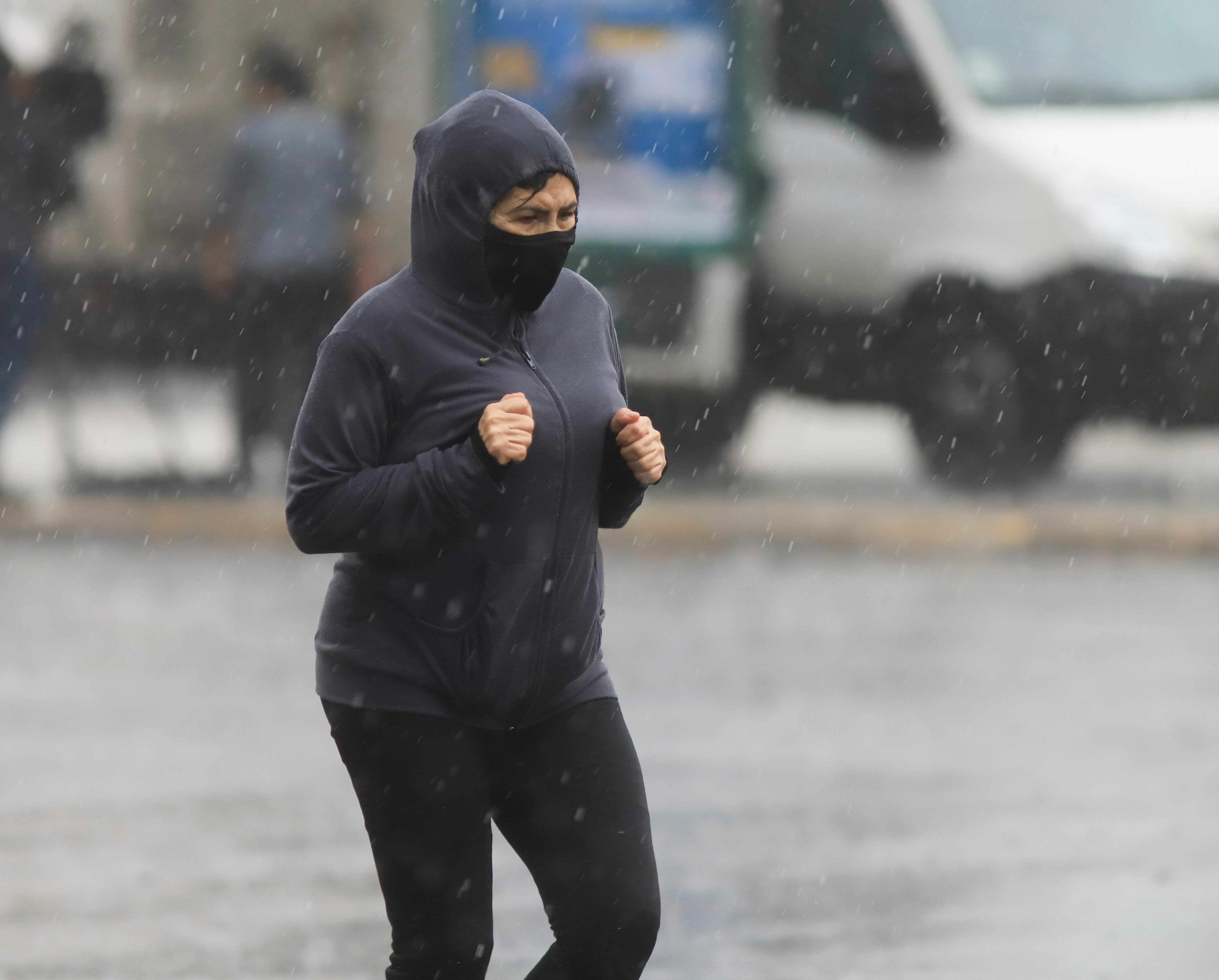 Para esta jornada de viernes se esperan tormentas y lluvias durante todo el día.