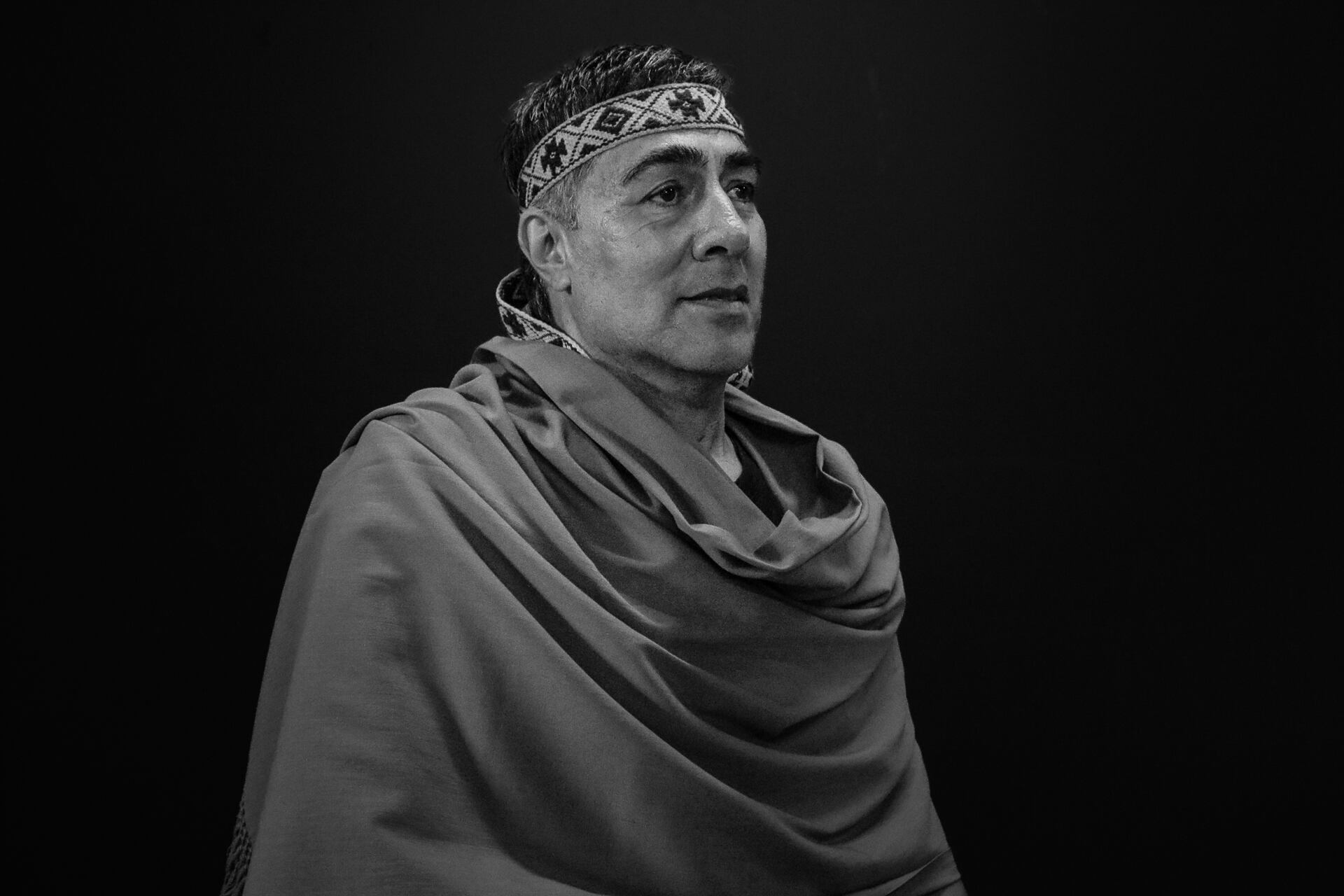 Oscar Farías, lonko de la comunidad mapuche de Junín y profesor en la UNNOE.