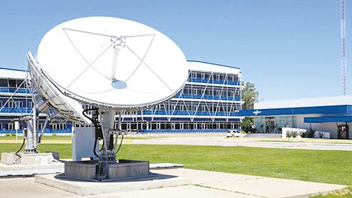 El gobierno de Mauricio Macri anunció la suspensión de Arsat-3 en marzo de 2016.