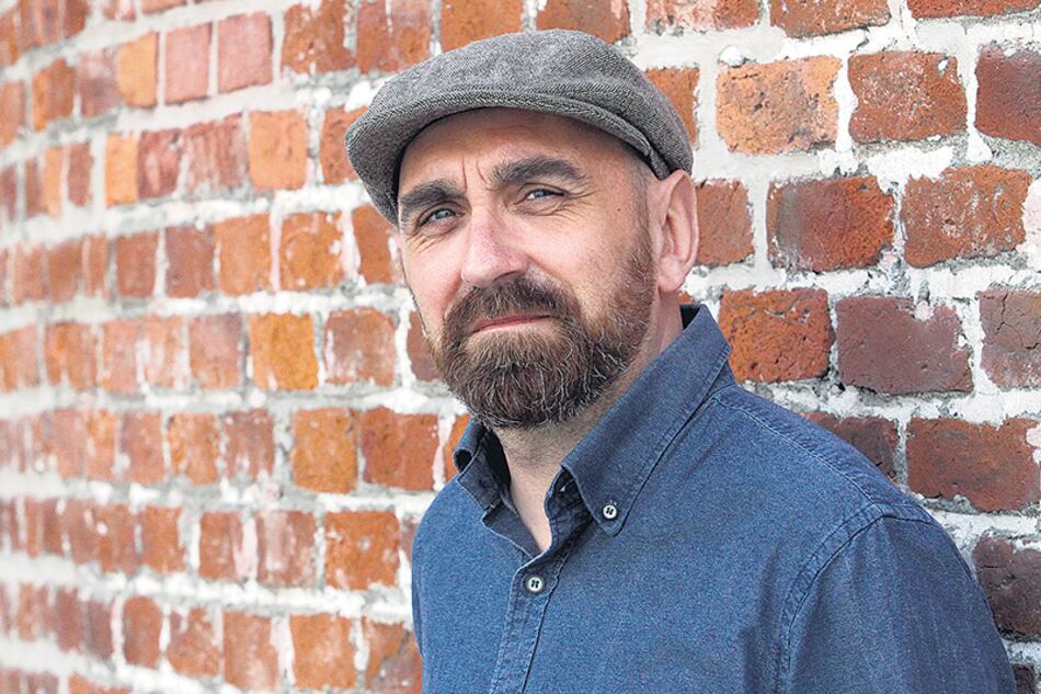 “Publico libros que me expliquen a mí mismo”, señala Redel.