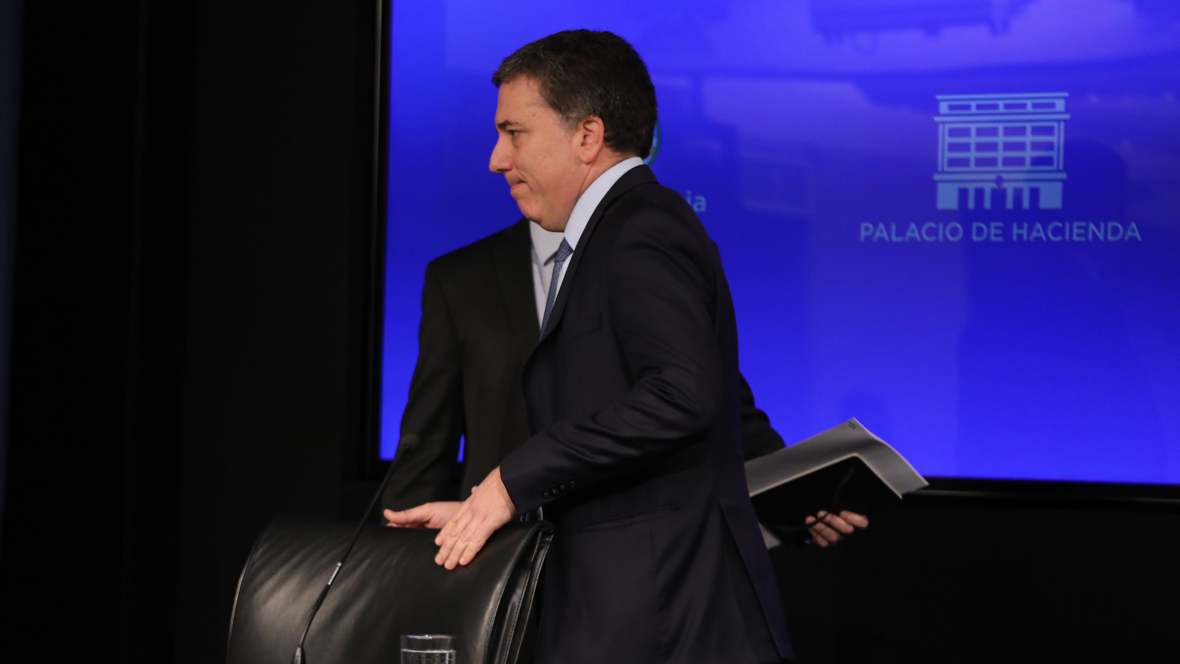 Dujovne tiene parte de sus ahorros en el exterior.