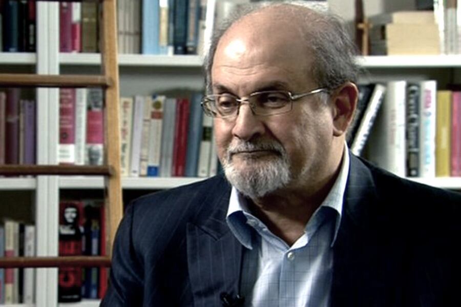 Dalman Rushdie fue atacado el viernes pasado durante un evento literario en la ciudad de Nueva York.