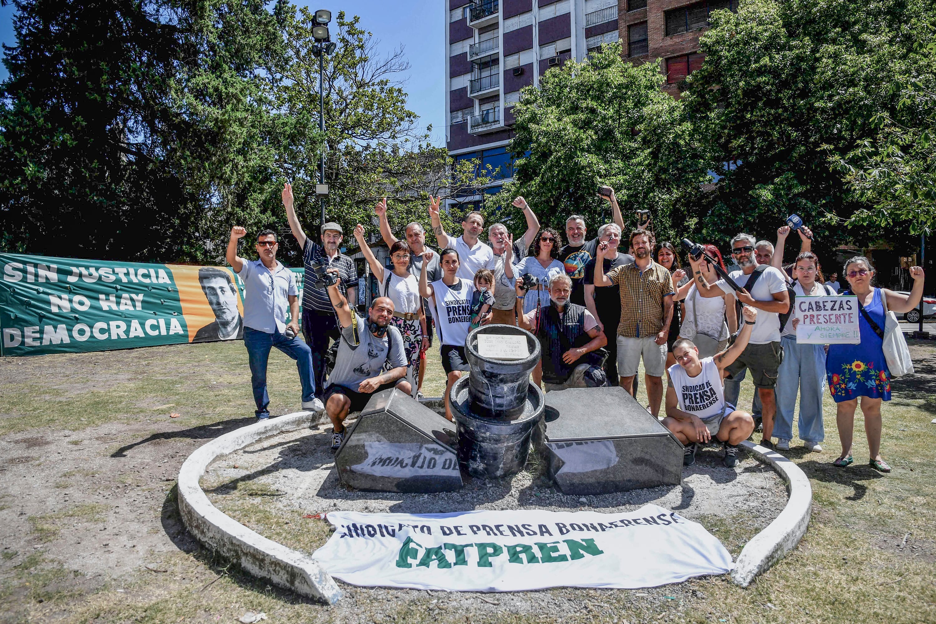 En la Plaza San Martín de La Plata tuvo lugar uno de los homeanjes a José Luis Cabezas.