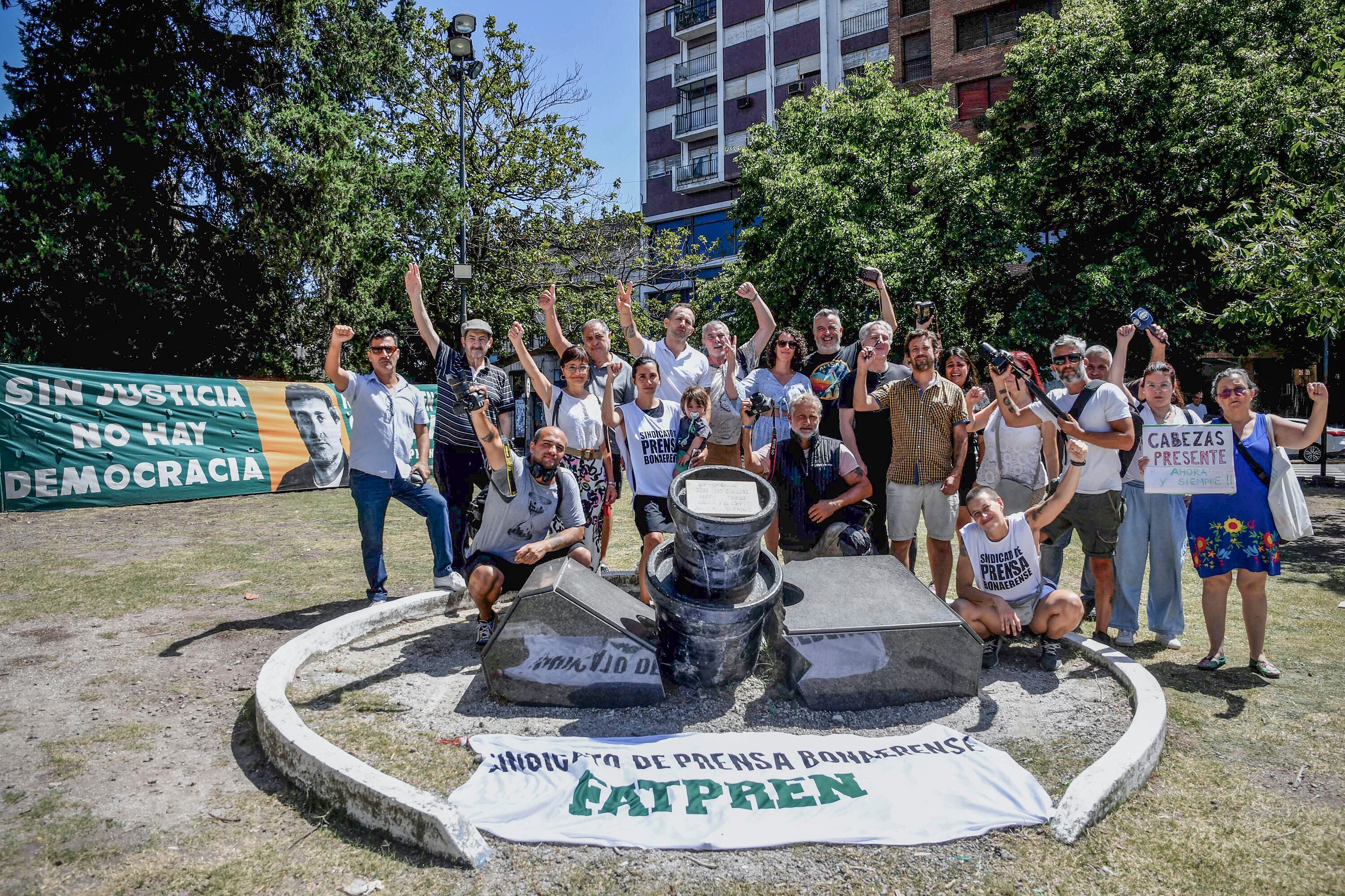 En la Plaza San Martín de La Plata tuvo lugar uno de los homeanjes a José Luis Cabezas.