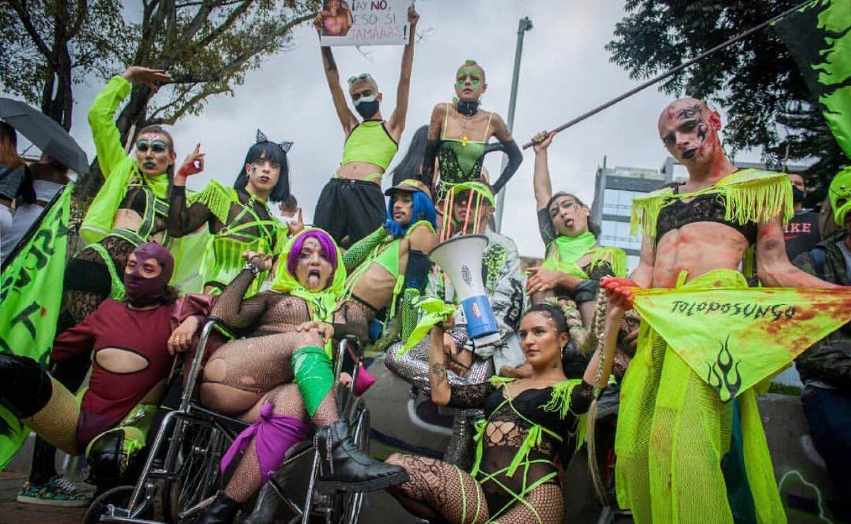 Las trans quieren darle visibilidad a su situación en un país sacudido por las protestas. 