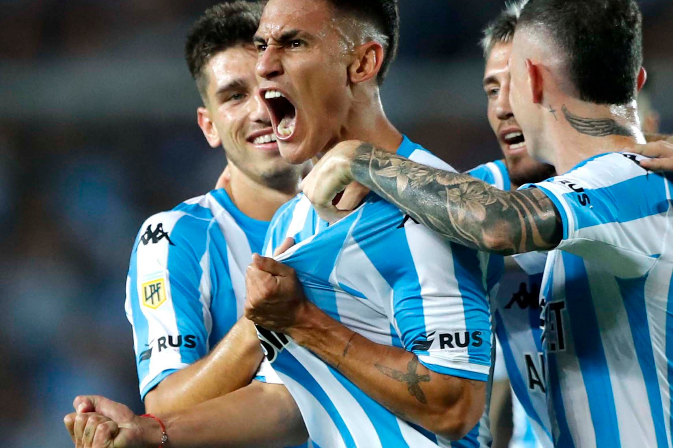 El paraguayo Rojas celebra efusivo el primer gol para la Academia