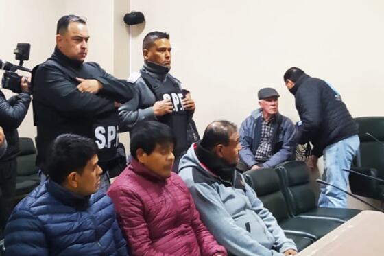 Los hermanos y su padre, en el juicio