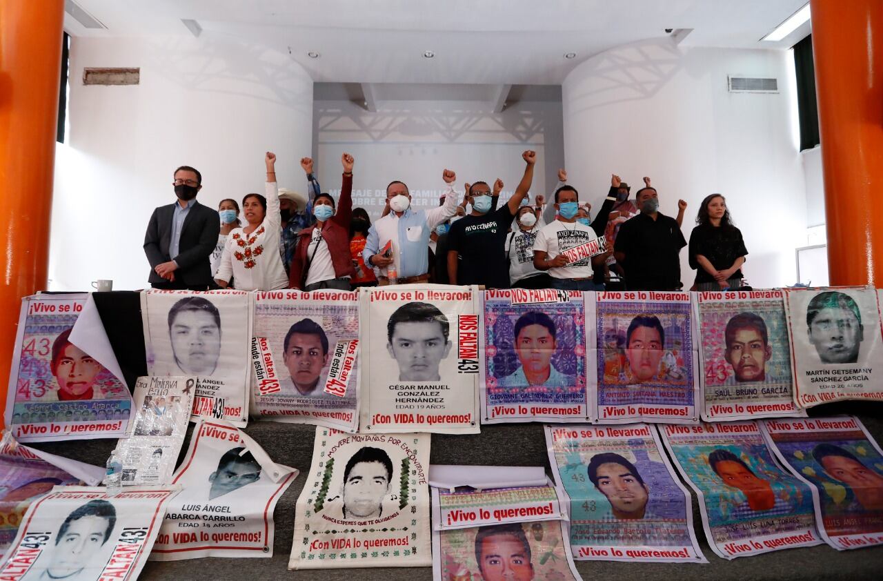 Familiares de los 43 estudiantes de Ayotzinapa, "cansados" y "decepcionados" tras el reciente informe del grupo de expertos de la CIDH .