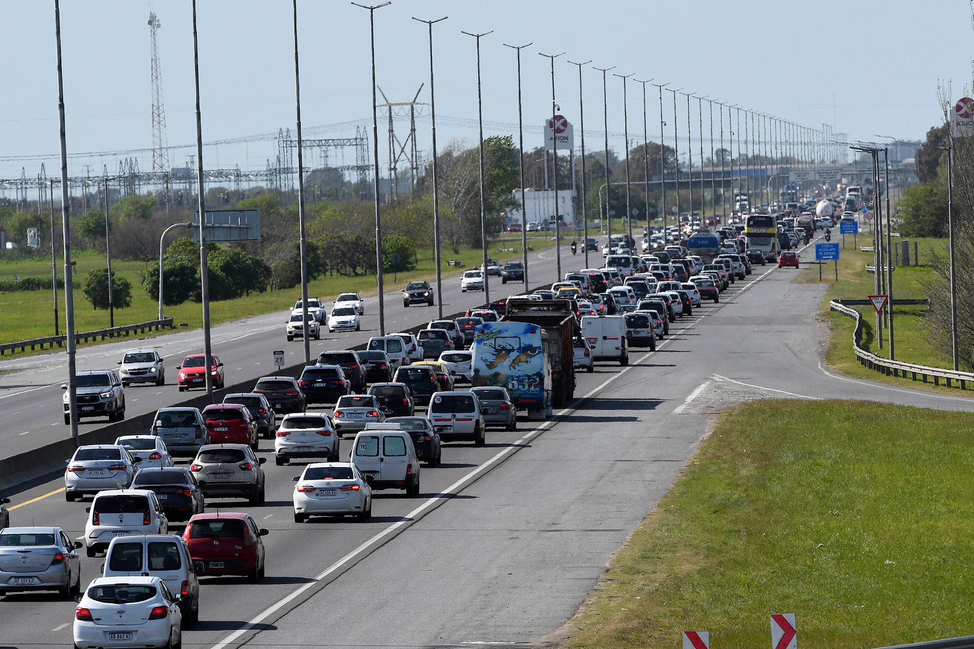 En la Ruta 2, a la altura de Hudson, había demoras y una fila de vehículos que se extendía unos 15 kilómetros.