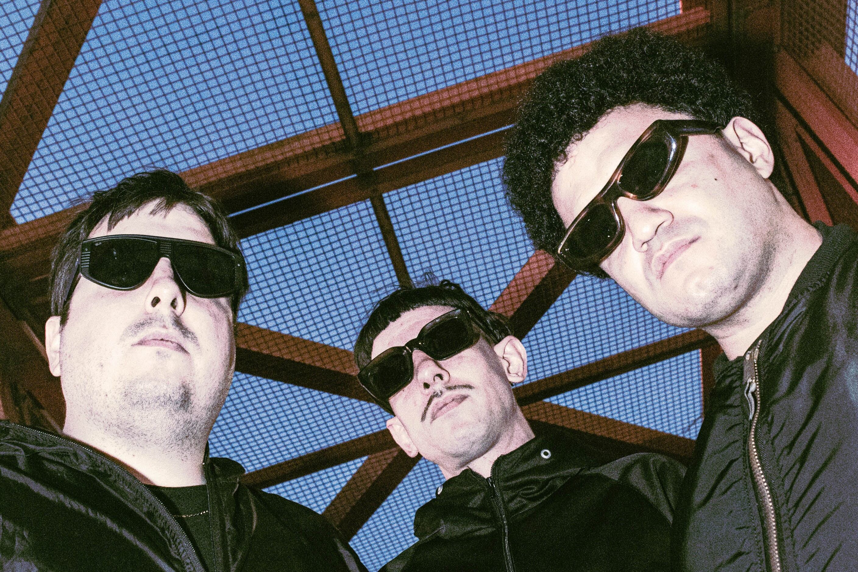 Este sinte mata fascistas es el primer compilatorio con toda la escena actual y local, producido por el sello Fichines Ruido Zafarla