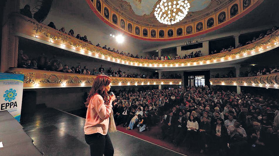 Cristina Kirchner cerró el Segundo Congreso de Economía Política para la Argentina.