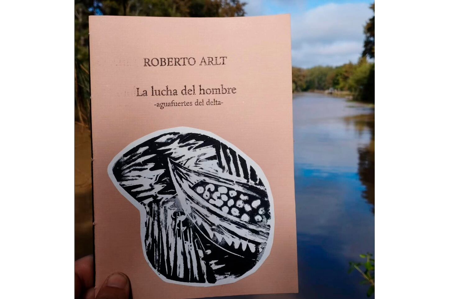 El libro fue realizado de manera artesanal. 