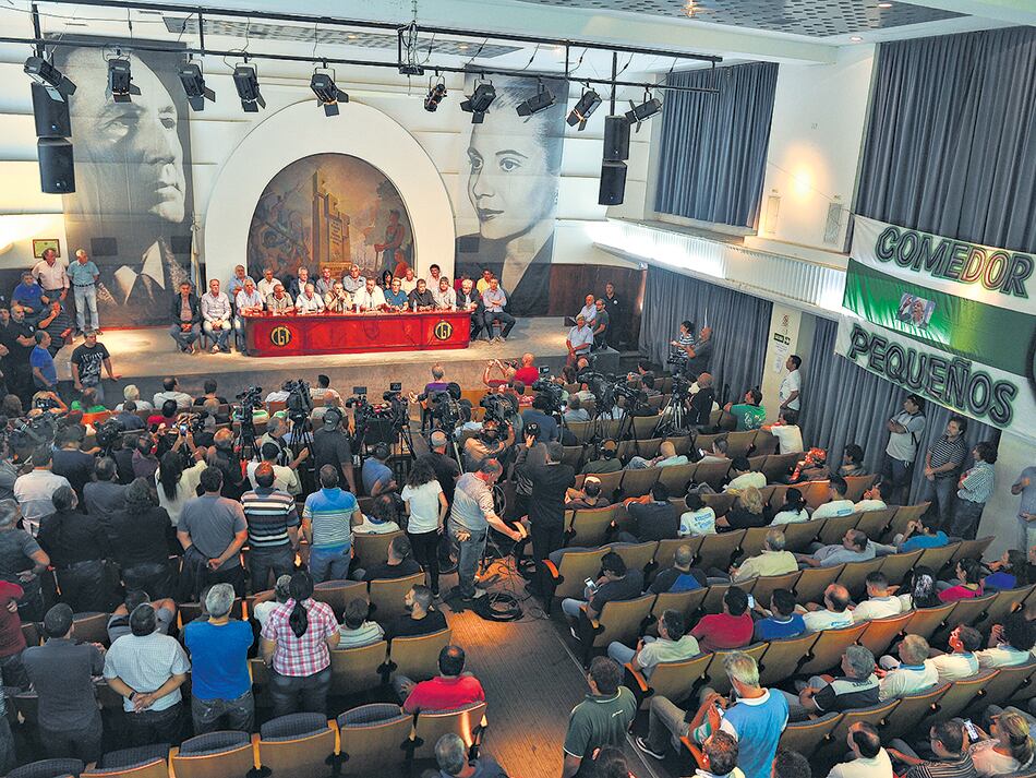 Los integrantes de la CGT dieron dos conferencias de prensa para analizar la marcha de la medida de fuerza.