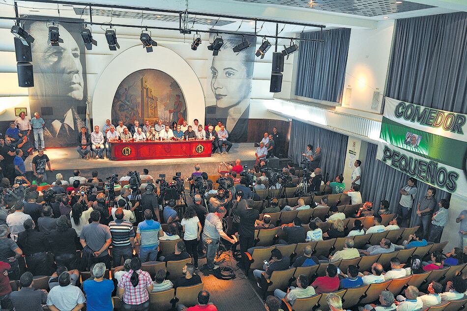 Los integrantes de la CGT dieron dos conferencias de prensa para analizar la marcha de la medida de fuerza.