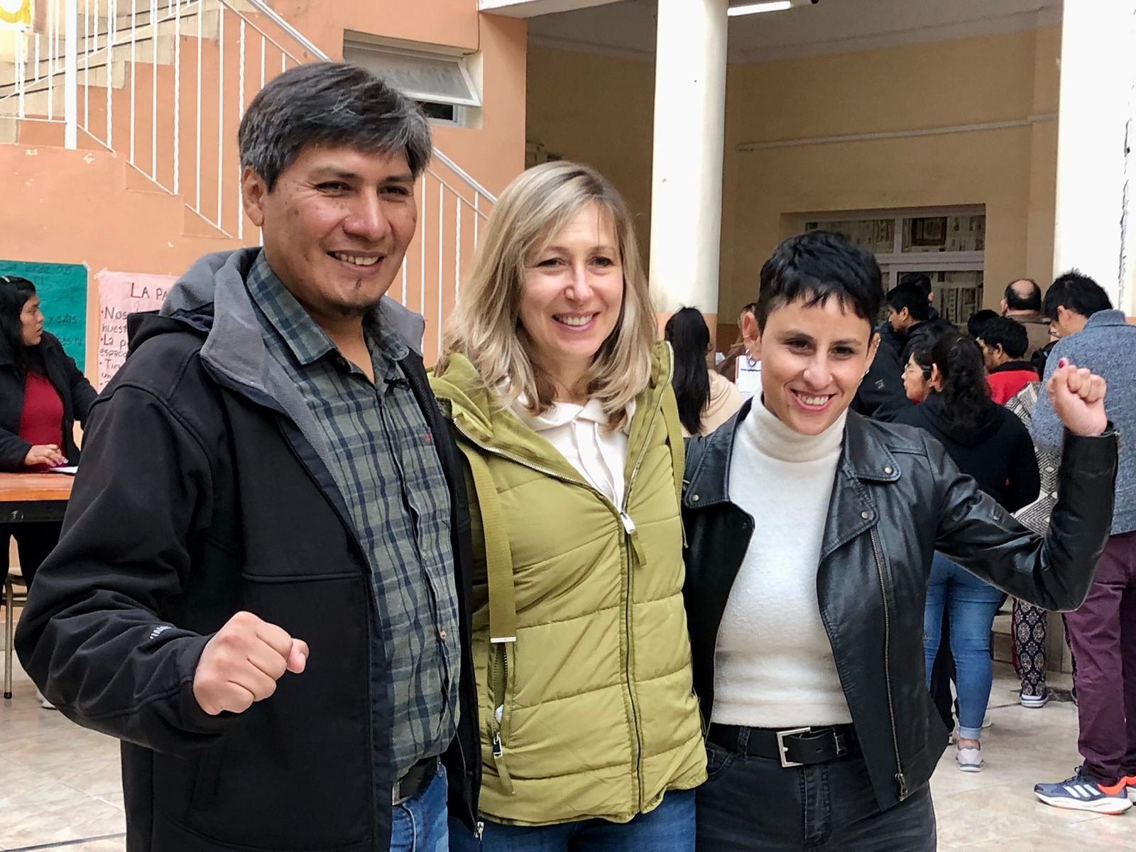 Vilca, Bregman y Rivero, recorrieron las escuelas controlando el acto eleccionario. 