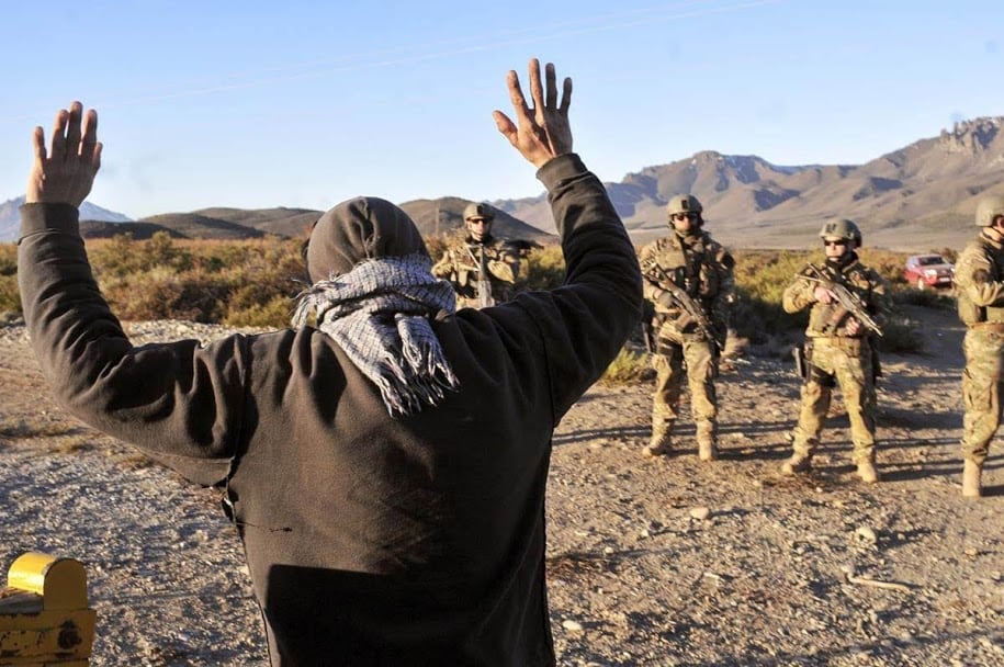“Son responsables de homicidio agravado por abuso de autoridad seguido de muerte”, dice la denuncia.