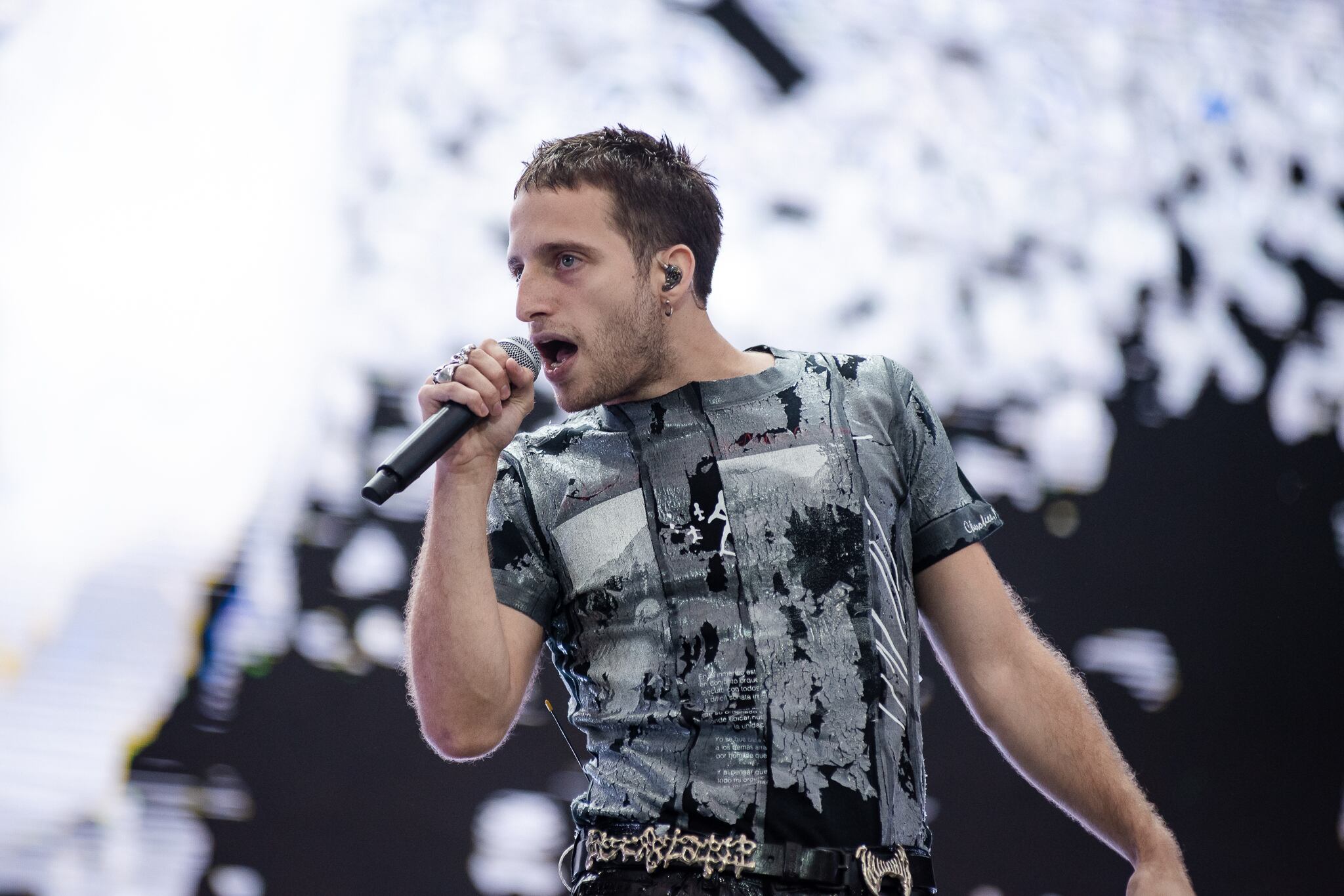 Wos agotó cinco shows en Obras para octubre y noviembre y sacó un tema nuevo, "Así nomás"