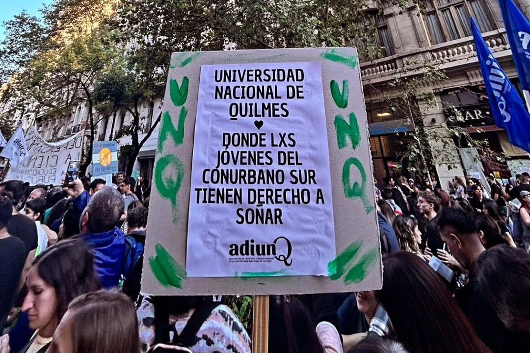 Tras el veto a la Ley de Financiamiento Universitario, la UNQ suspendió la inscripción a las carreras informáticas