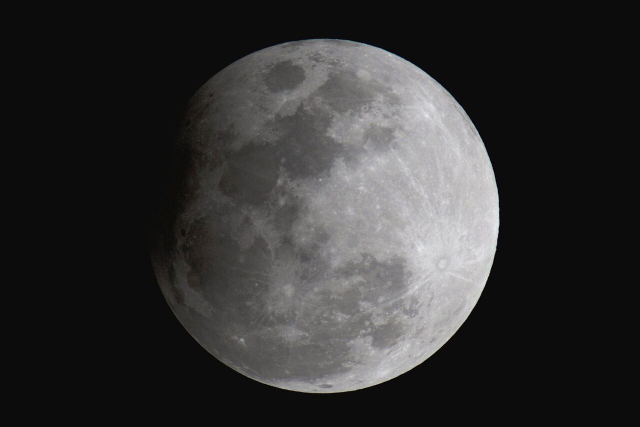 Con la mira puesta en la minería, la NASA convocó a empresas privadas a extraer muestras de la superficie de la luna.