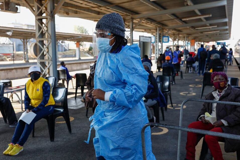 La B.1.1.529, presenta "una constelación muy inusual de mutaciones", pero su "significado aún es incierto".