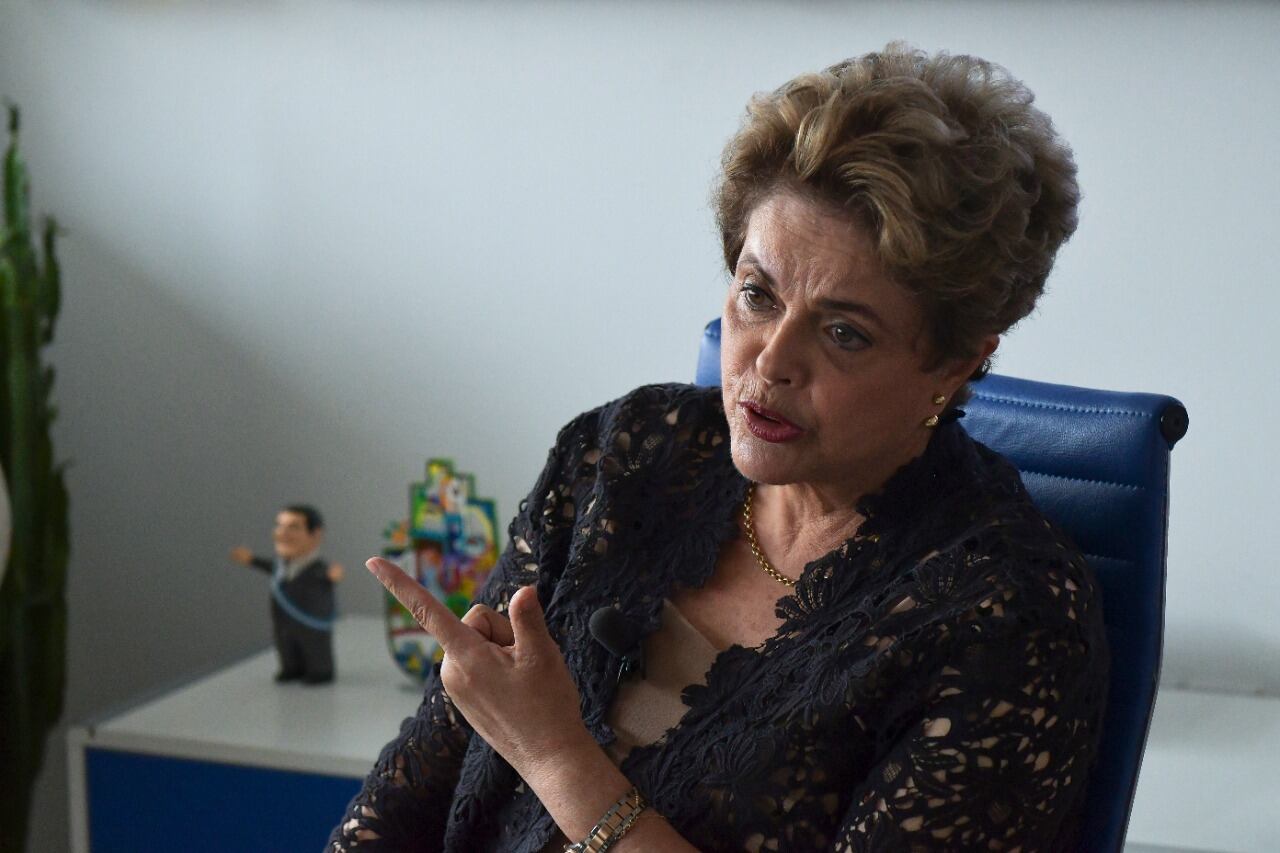 "Lo que estamos viviendo ahora es la posibilidad de un nuevo golpe basado en las derivaciones de la guerra híbrida", advirtió Dilma.