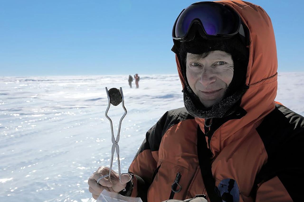 Fireball tiene una estructura convencional y naturaleza trashumante.