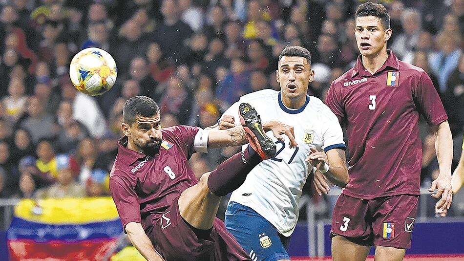 Herrera responde con fiereza ante la presencia de Matías Suárez.