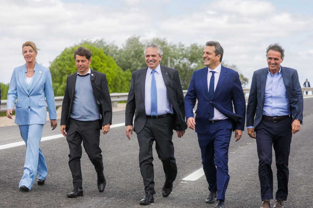 La intendenta Marisa Fassi, el gobernador Axel Kicillof, el presidente Alberto Fernández y los ministros Sergio Massa y Gabriel Katopodis.