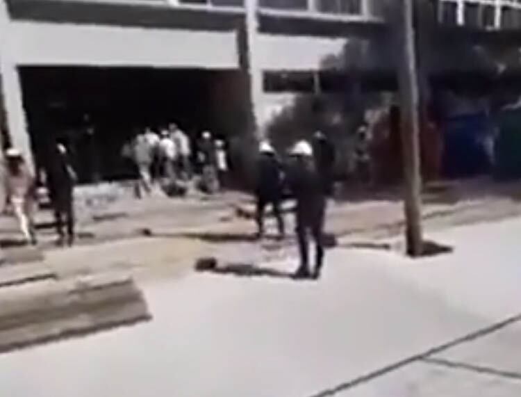 Un video captó el momento del escrache en la Villa 31.