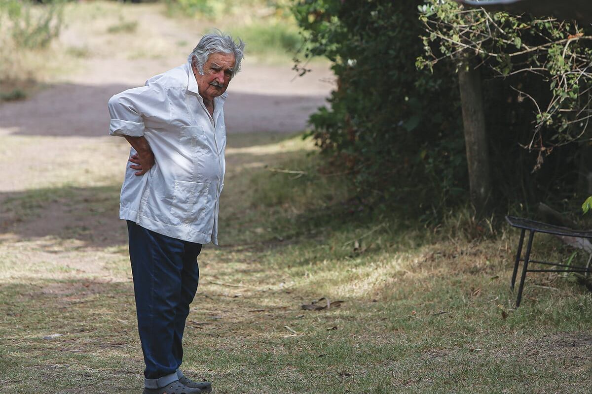 Mujica culminó sus sesiones de radioterapia para tratar el cáncer de esófago