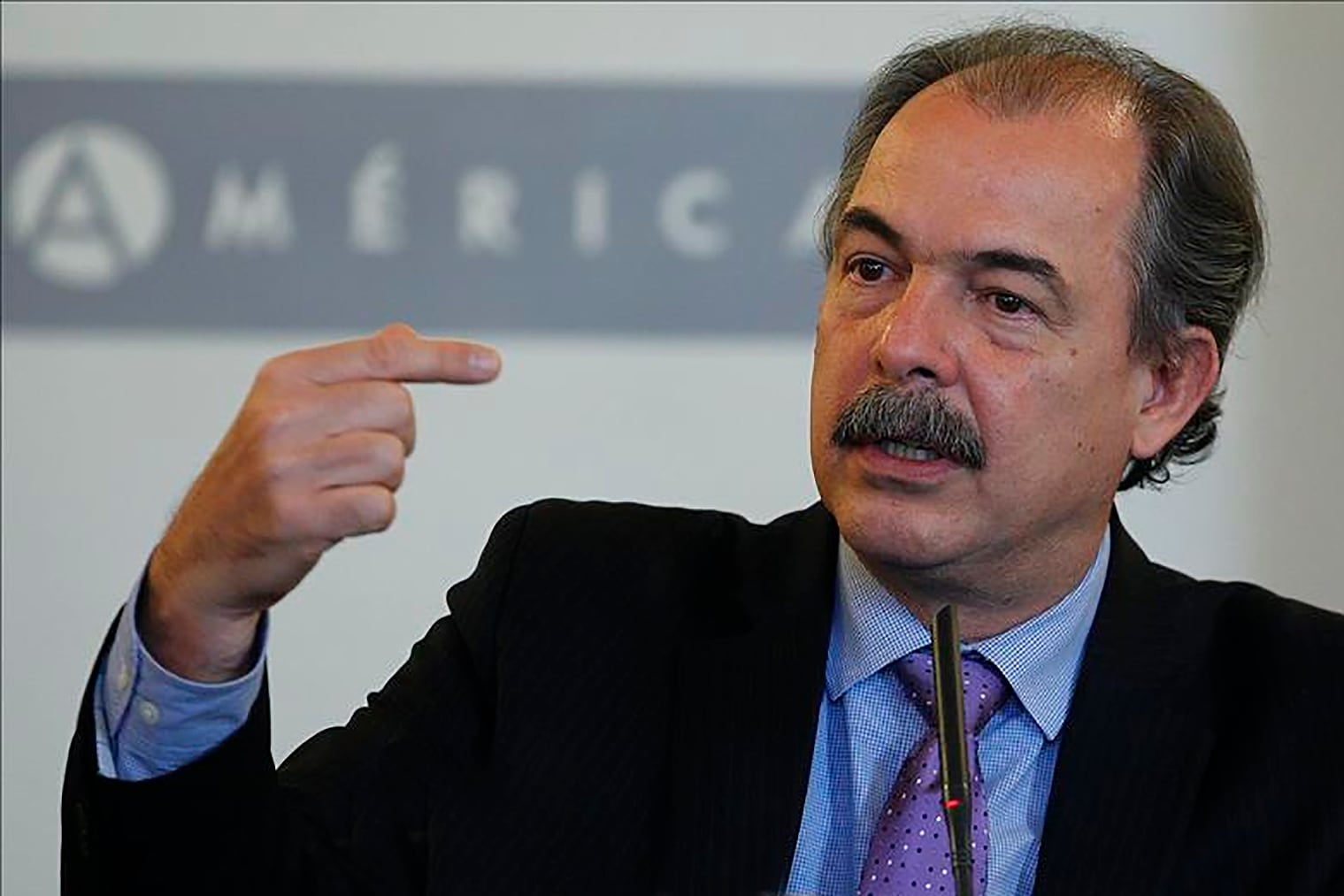 "La posición del PT es primero salvar vidas con propuestas concretas."