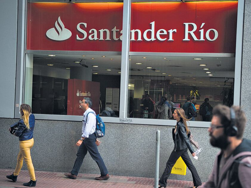 El banco español pasará a contar con 480 sucursales en todo el país.