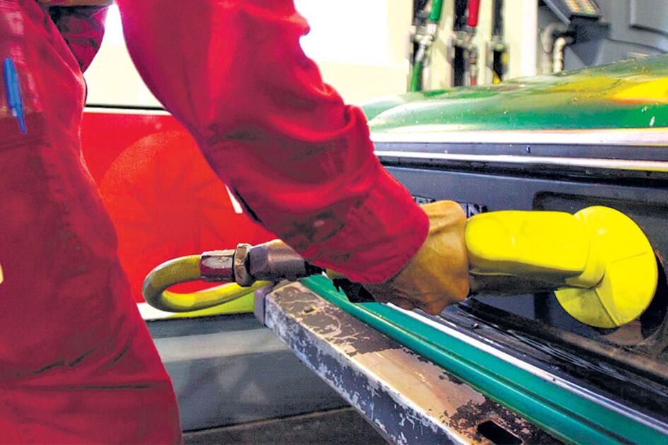 Las ventas en surtidor de Shell aumentaron, mientras crecen sus importaciones de crudo.