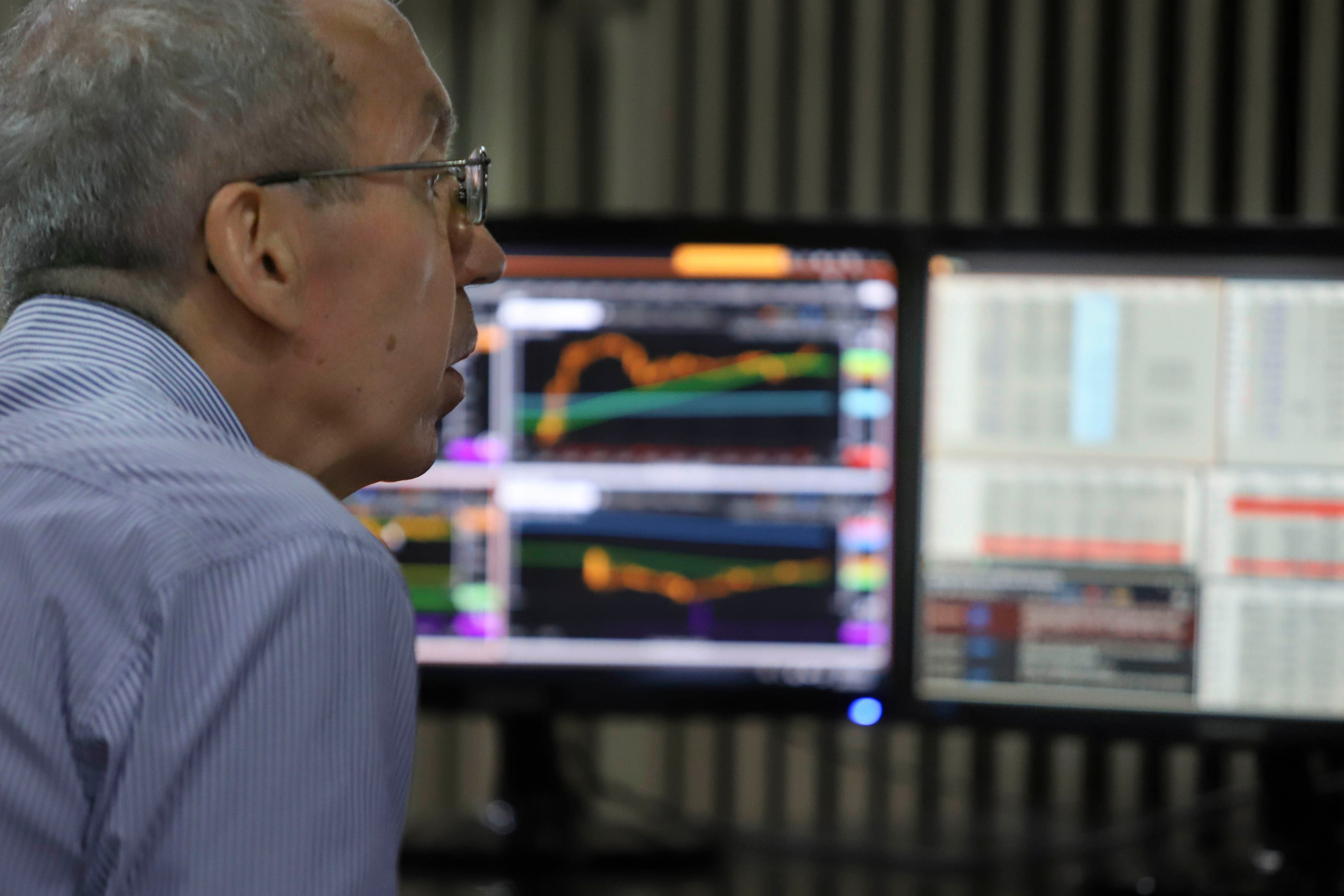 El mercado bursátil local derrapó con la plaza de Wall Street sin operaciones por feriado en Estados Unidos.