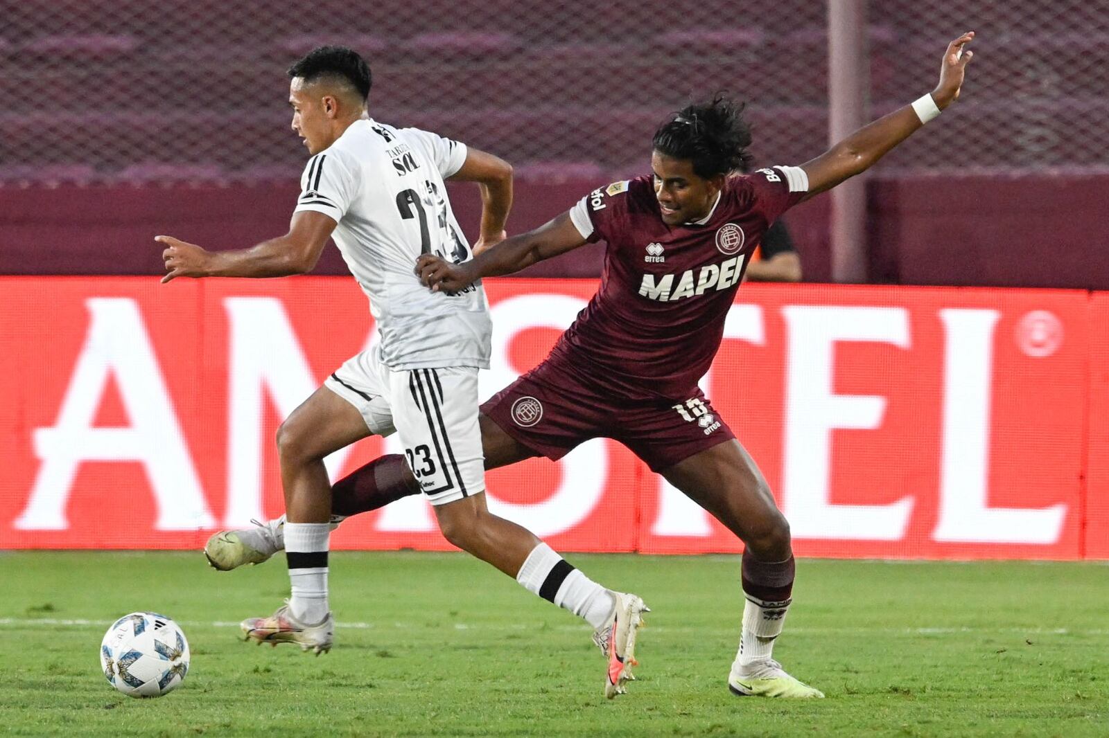 Atencio se escapa de Loaiza; el Ferroviario ganó por primera vez de visitante