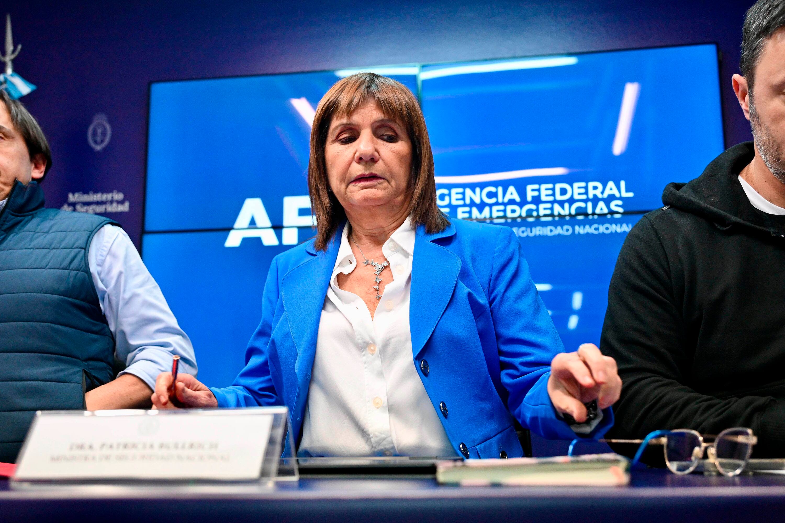 La ministra Bullrich sólo tiene amenzas para los manifestantes. 