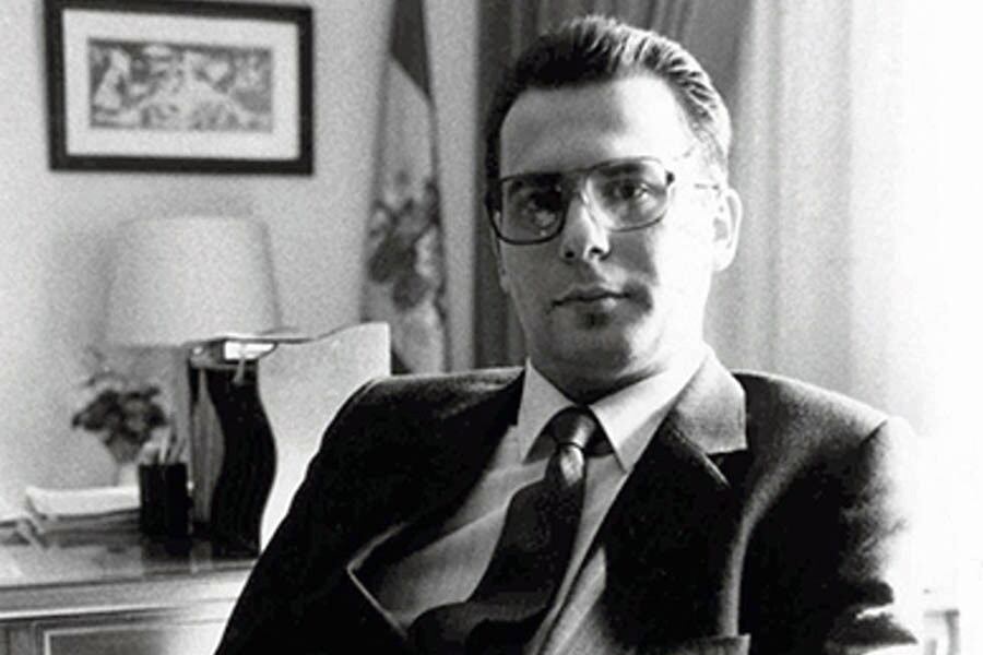 En 1999, el juez español Baltasar Garzón ordena la captura de 98 militares argentinos por crímenes del terrorismo de Estado, entre ellos los miembros de las primeras juntas. 