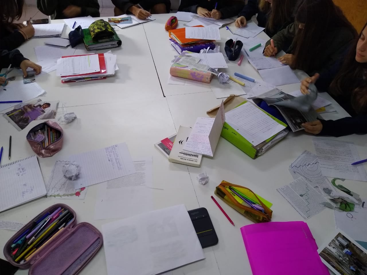 Alumnos y docentes participan de la maratón.