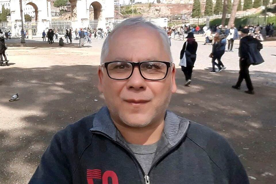 Daniel Perretta pone en diálogo a la EOL con otros discursos.