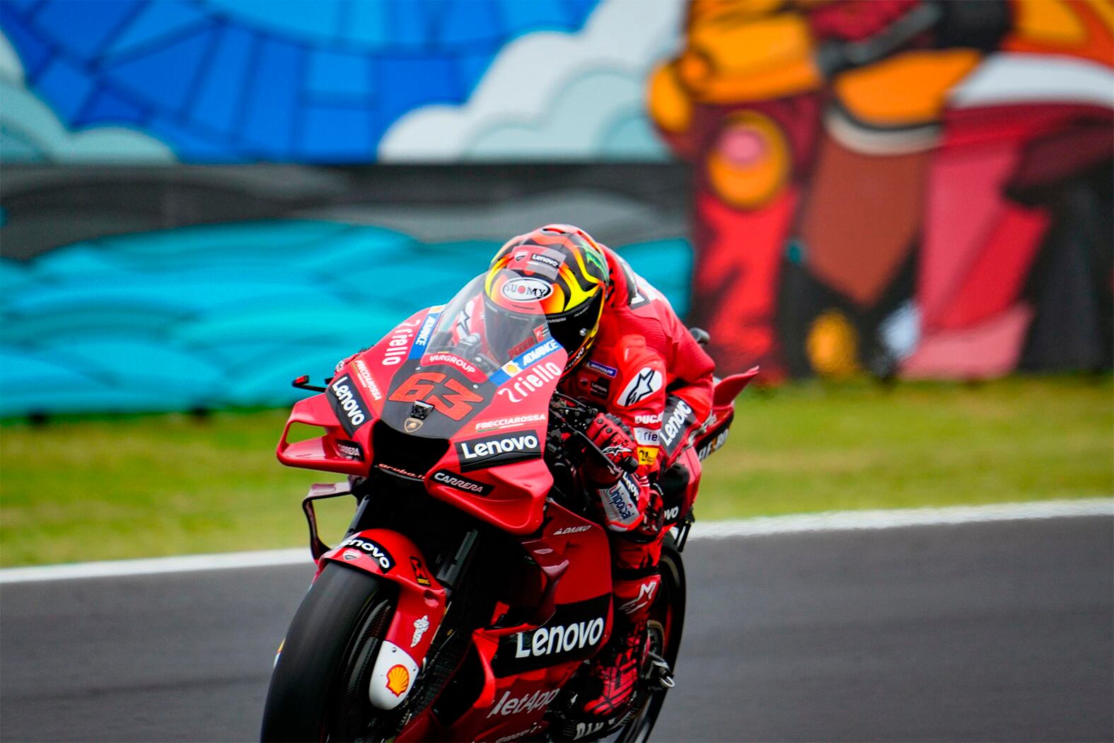 El italiano Francesco Bagnaia se impuso en el GP de San Marino, delante de Enea Bastiani.