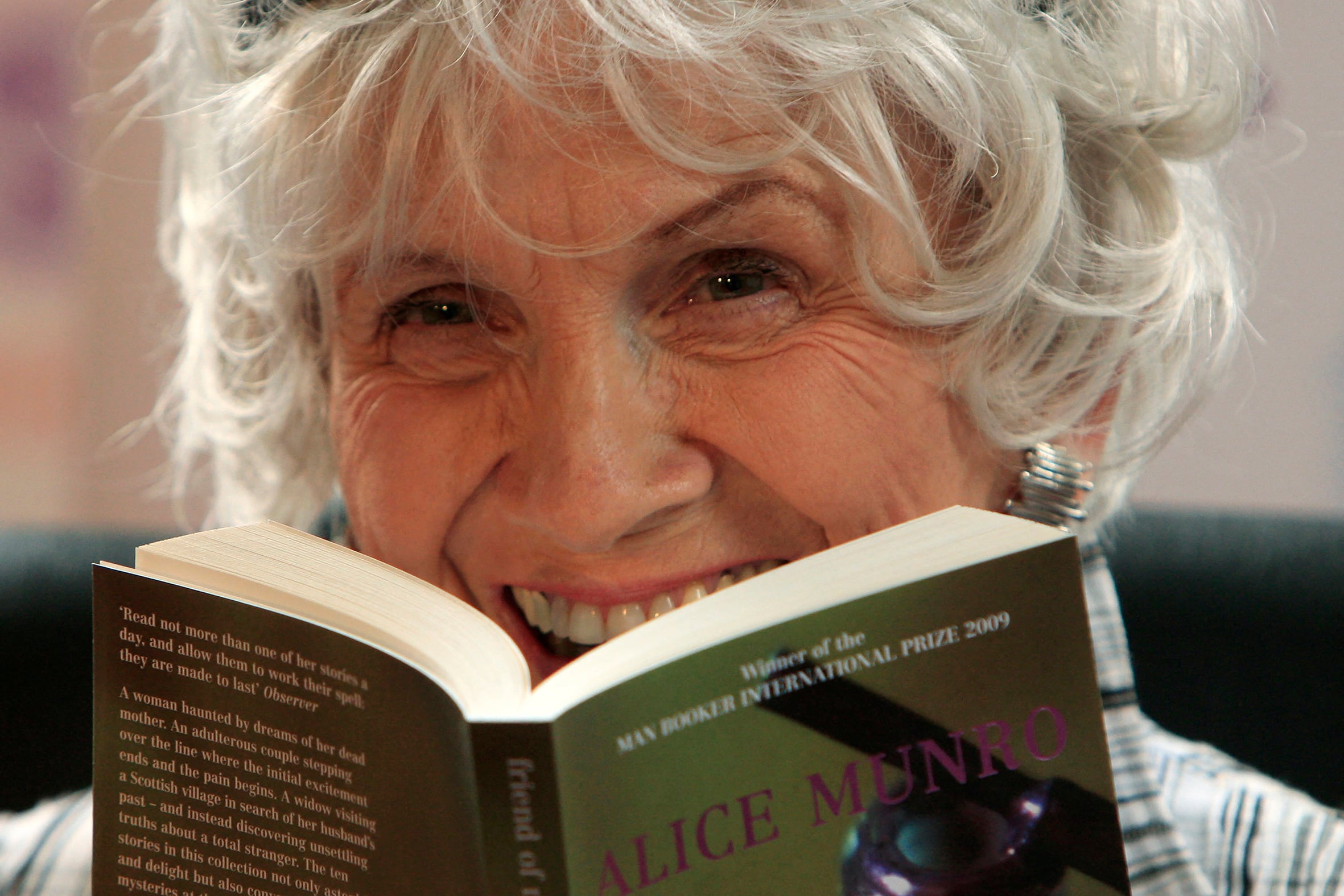 Alice Munro, la pionera del realismo canadiense. 
