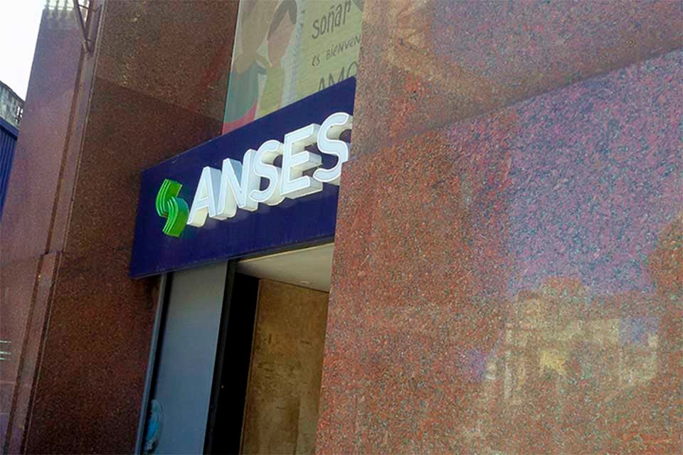 Las delegaciones de Ansés reciben consultas para iniciar los trámites para jubilarse.