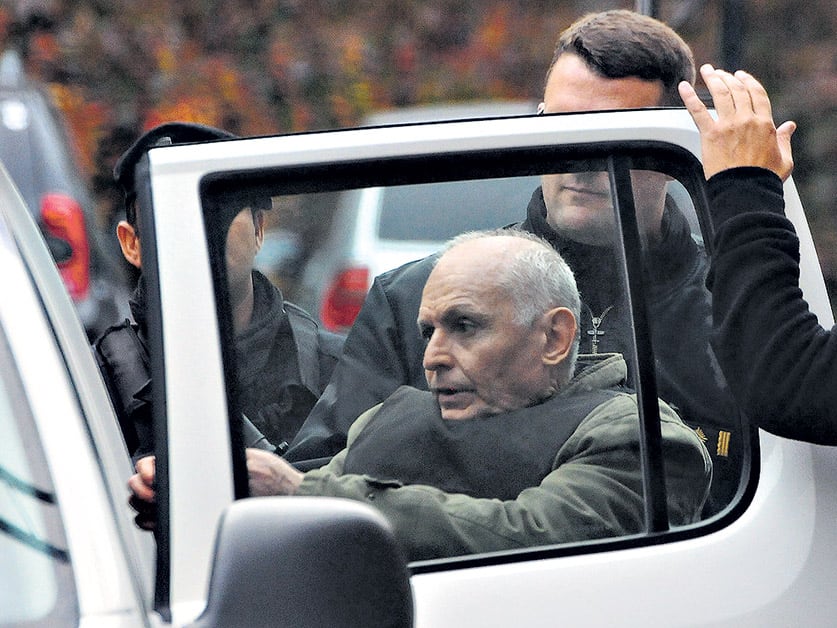 Robledo Puch en mayo del año pasado, cuando fue trasladado para una serie de estudios médicos.