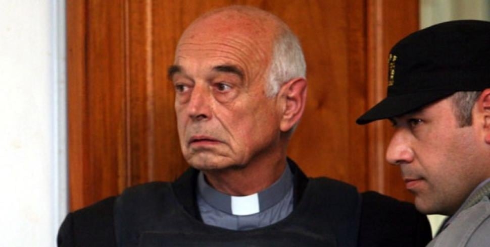 Von Wernich, durante el juicio de 2007.