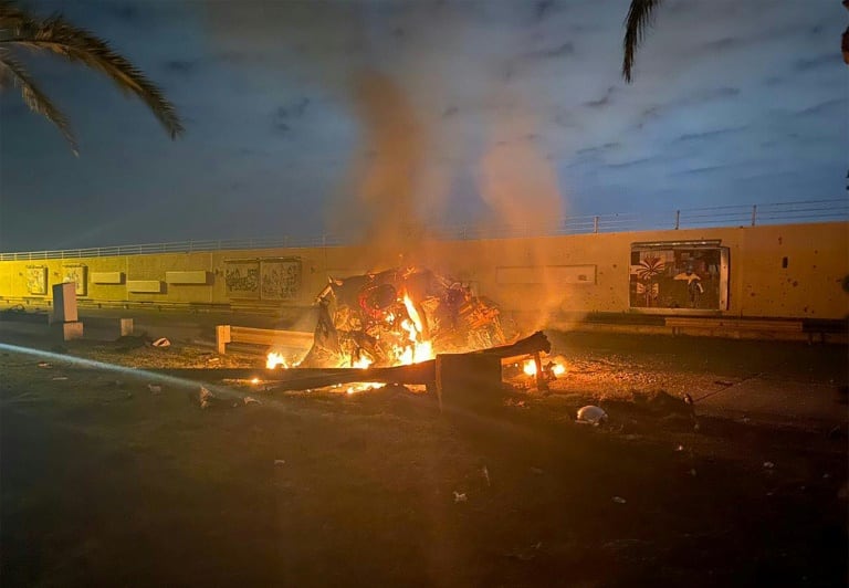 Restos del auto de Qasem Soleimani, alcanzad por un misil estadunidense.