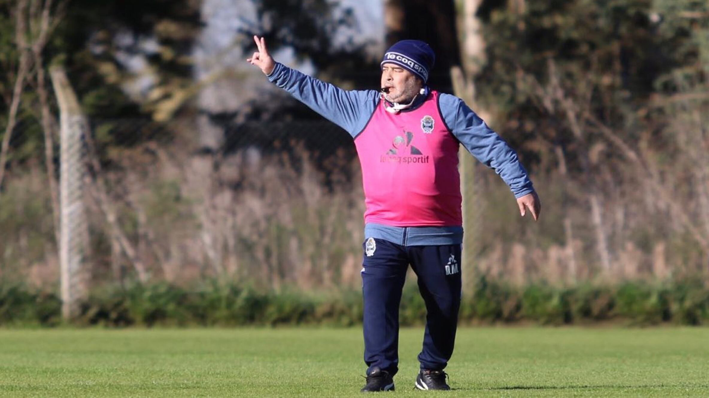 Diego Maradona mete mano al equipo y al entorno.