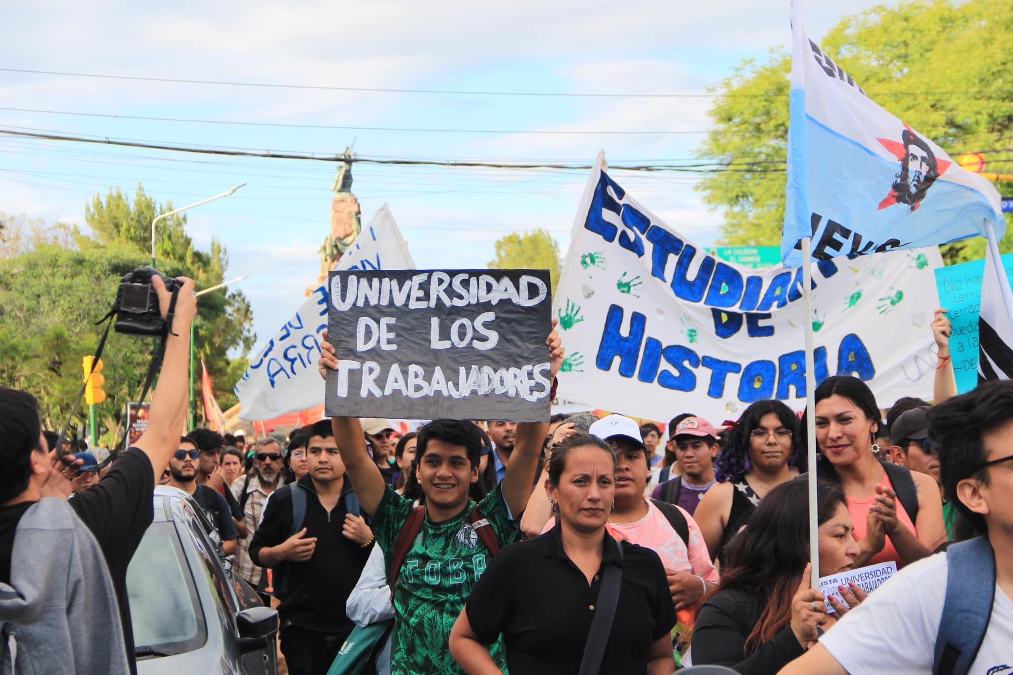 Tercera marcha federal universitaria en Salta